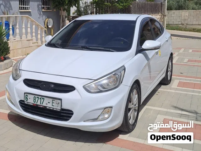 2014, هيونداي, اكسنت, Standard