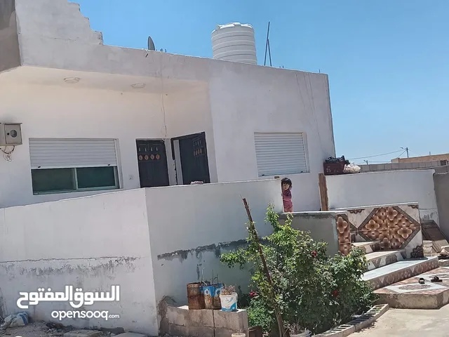 بيت للبيع. داخل الزعتري البلد