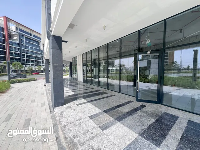 فرصه استثماريه محل تجاري جاهز للتمليك الجهه المقابله لاكبر مول بالعالم بعرض سعر لقطه