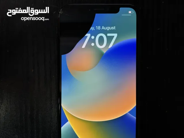 ابفون x بسعر مغري مساحة التخزين 64gb الشاشة شغالة بالكامل لاكن يوجد رقعة سودا بالزاوية