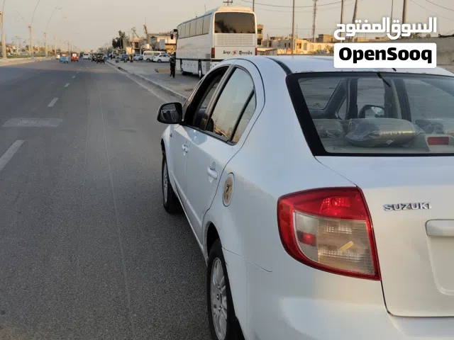 2010 سوزوكي SX4 GL