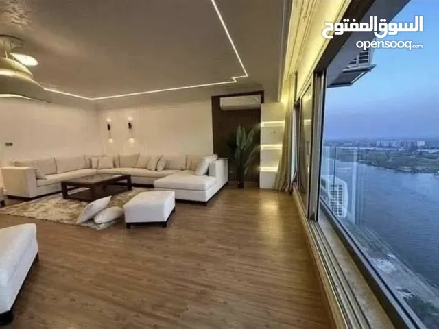 وحده فندقيه على النيل مباشرةً بجوار فندق الهيلتون و مستشفى السلام الدولى