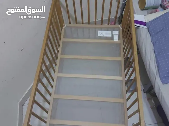 سرير اطفال من ايكيا للبيع في ابو ظبي معسكر ال نهيان