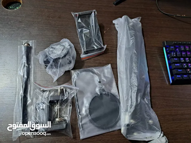 ستاند مايك وتابلت للبيع جديد زي مهو بالكرتونة