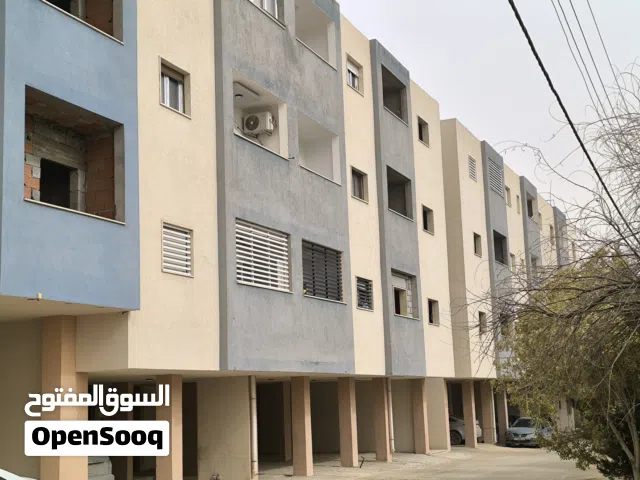 شقة نص تشطيب عين زارة الباعيش