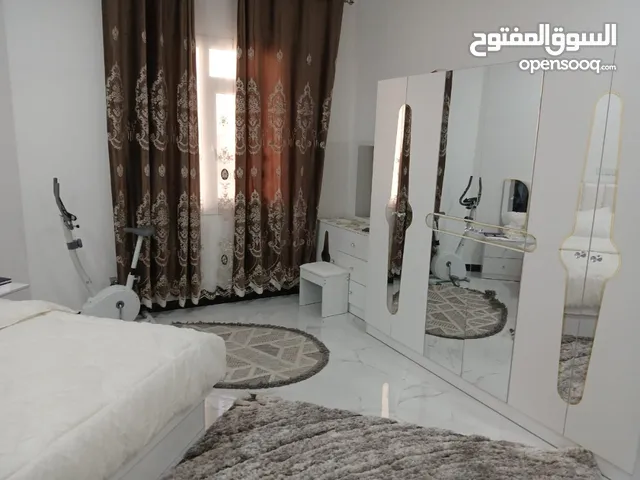 غرفه للايجار في المعبيله للموظفات والعوائل خلف مركز القبائل