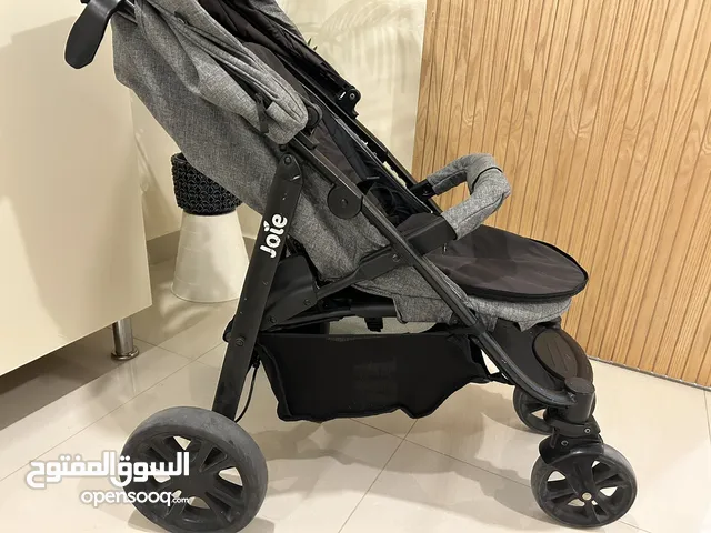 عرباية وكرسي سيارة وهزاز ماركة جوي من عمر حديث الولادة لعمر 6 سنين