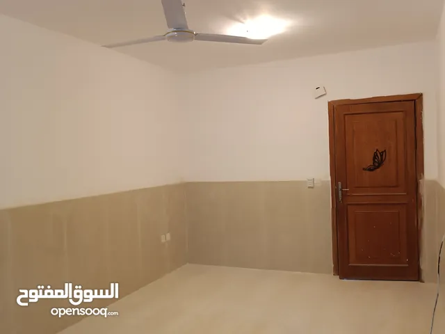 شقة طابق ارضي / الشاميه