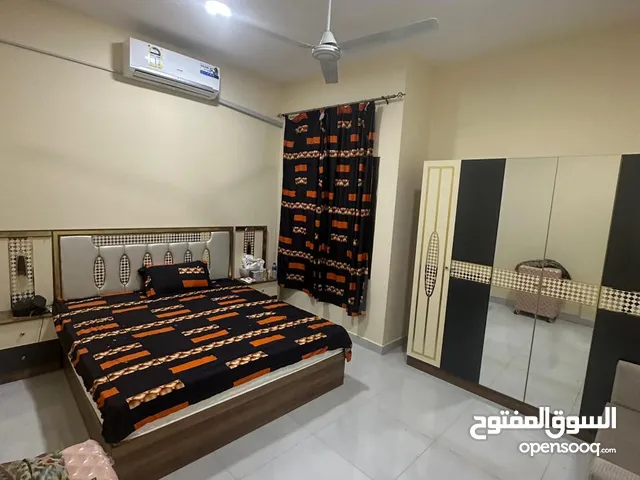 استوديو غرفه وحمام مع مطبخ نظامي كبير مفروش فرش جيد بالخوير خلف مجمع الياسمين