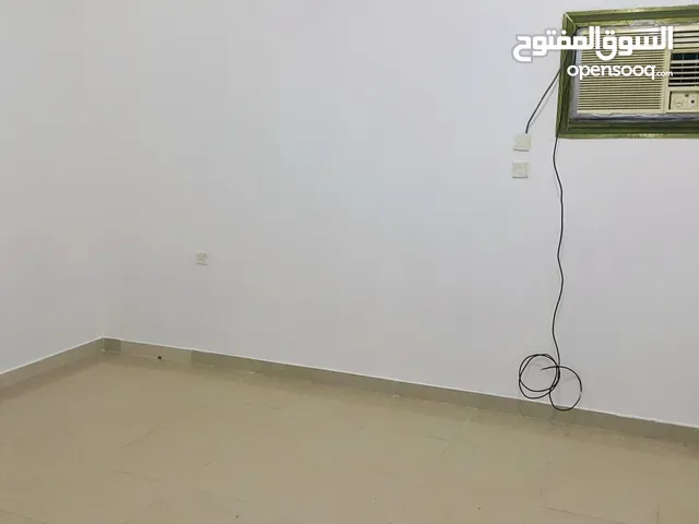 استوديو للايجار بالغرافة / studio for rent in Gharrafah