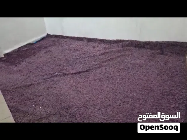 2 موكيتات للبيع بحالة معقولة  موجودين برصيفة بحي القادسية