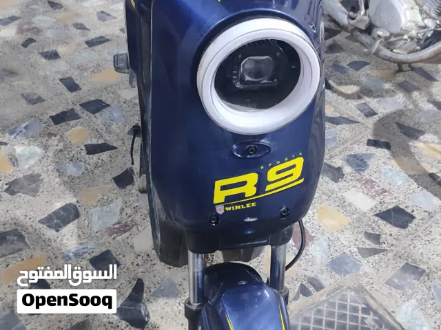 دراجه R9 حجم البطاريات 36. 16امبير الون ازرق