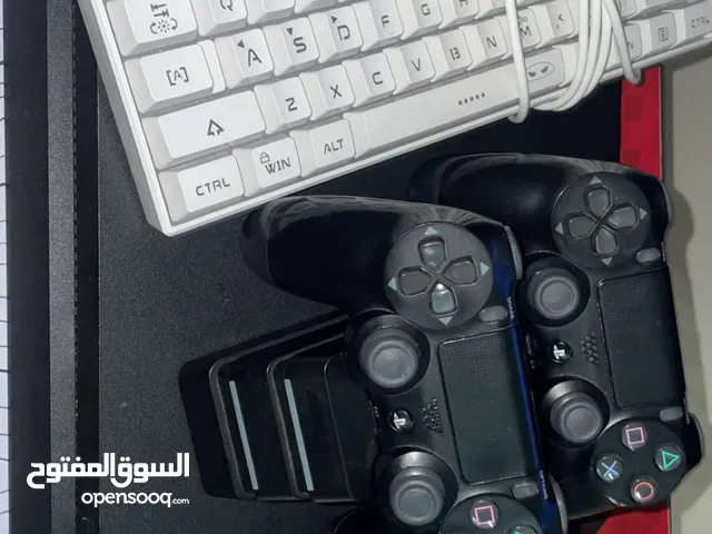 بلستيشن 4 مستعمل مع جهاز وكيبورد. وماوس
