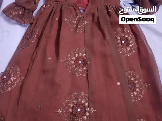فساتين مستعمله مره واحده