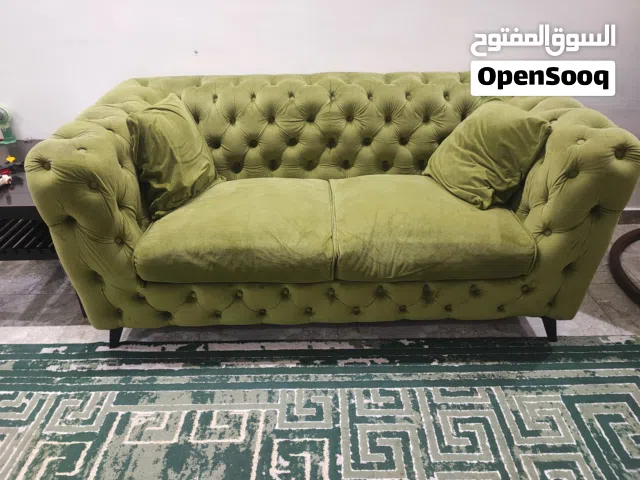 كنبه مع كرسيين للبيع