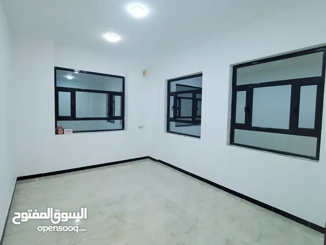 3 Floors Building for Sale in Sana'a Hayel St.