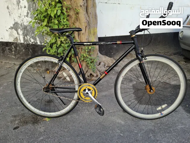 دراجه هواءيه  اللون الاسود دراجة سبق