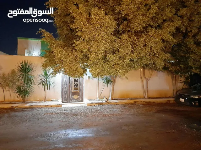 210 m2 3 Bedrooms Townhouse for Sale in Tripoli Ain Zara