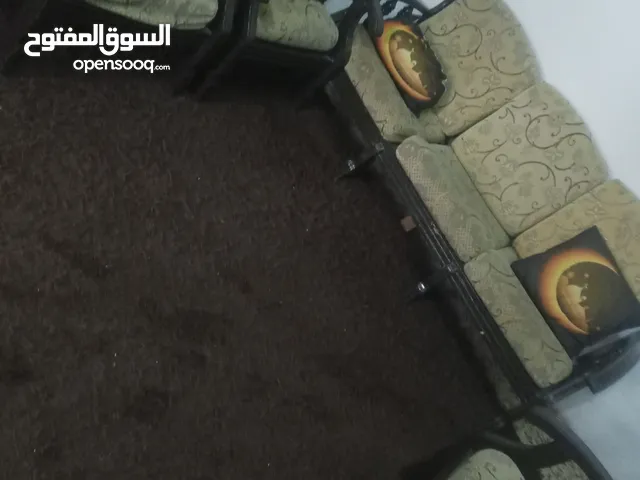 طقم مورس مستعمل مع سجاد ريش شاغي في الزرقاء مطلوب فيهم 40
