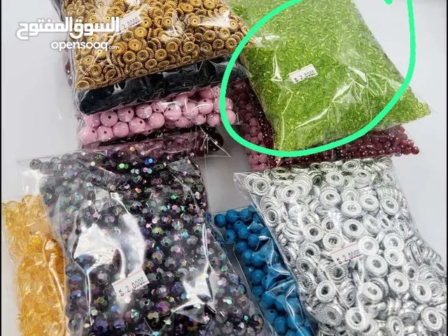 خرز للملابس والسبح موجود بدولة الكويت سعر الكيلو 17دولار الكميه 43طن قابل للتفاوض البسيط للجادين