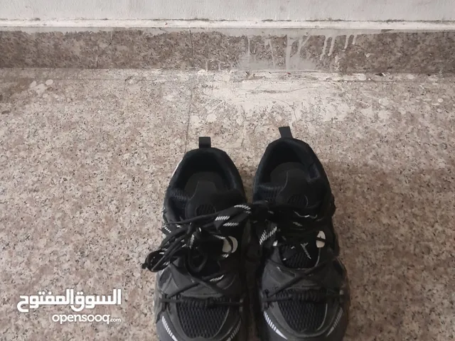 43 Casual Shoes in Hawally