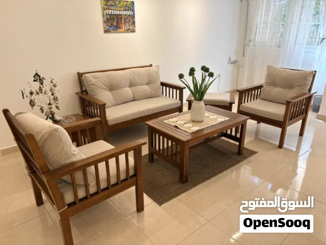 طقم كنب خشب أنيق – بحالة الوكالة