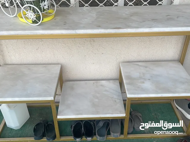 طاوله ماخذه مكان ف البيت ماريدها حط سعرك وشلها