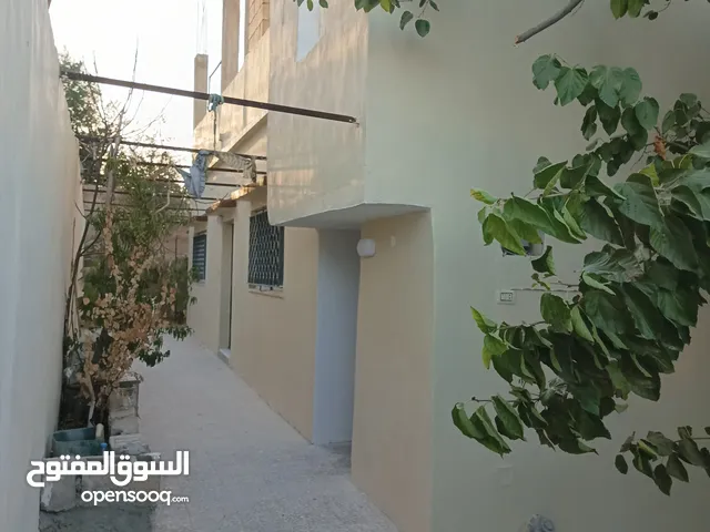 130 m2 3 Bedrooms Townhouse for Rent in Zarqa Jabal Al Ameer Hamza