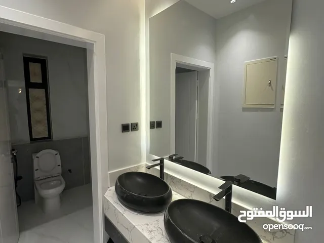165 m2 4 Bedrooms Apartments for Rent in Al Madinah Shuran