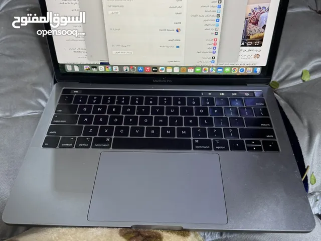 ماك بوك. ًًءًً