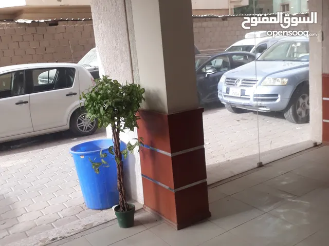 مشاركة سكن مؤقت لمدة 3 شهور من شهر يوليو ( قابلين للتجزئة بحولي دوار السفريات قريب من الدائري الرابع