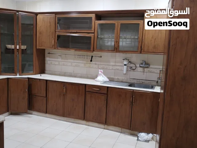 للبيع مطبخ جوده عاليه ونظيف