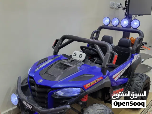 سيارة أطفال