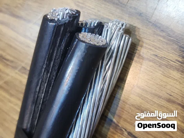 كيبلات نوكيا وكابلات بجميع انواعها متوفره لدى محلات المصدر للكهرباء والطاقه