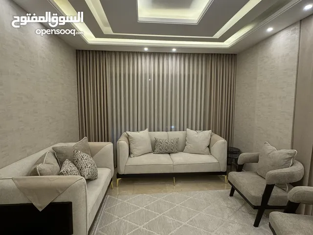 البيت الوردي للستائر والمفروشات
