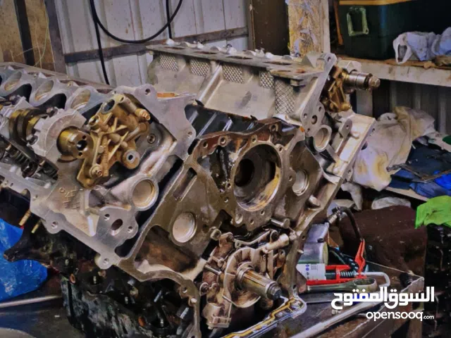 معدات سيارات متنوعة للبيع في حالة جيدة بسعر مناسب