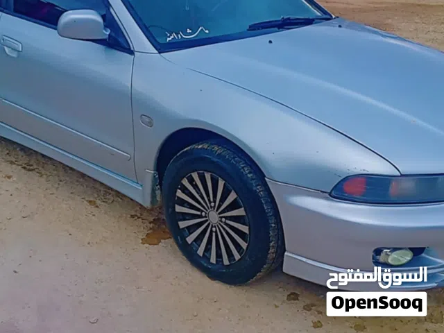2005 ميتسوبيشي جالنت Standard