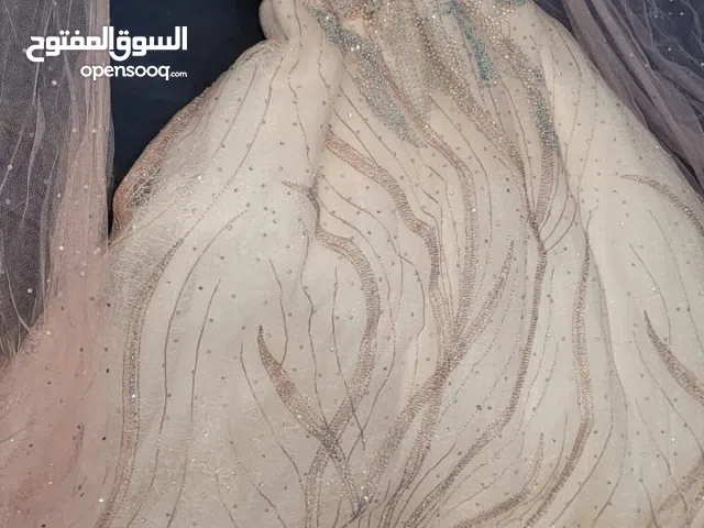 فستان سهره فخم جدا وقماش ممتاز ملبوس 3 ساعات فقط