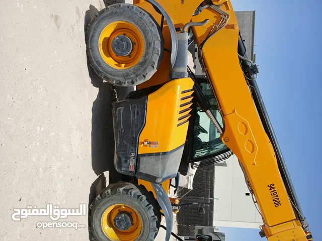 jcbرافعه شوكه ارتفاع 17 متر