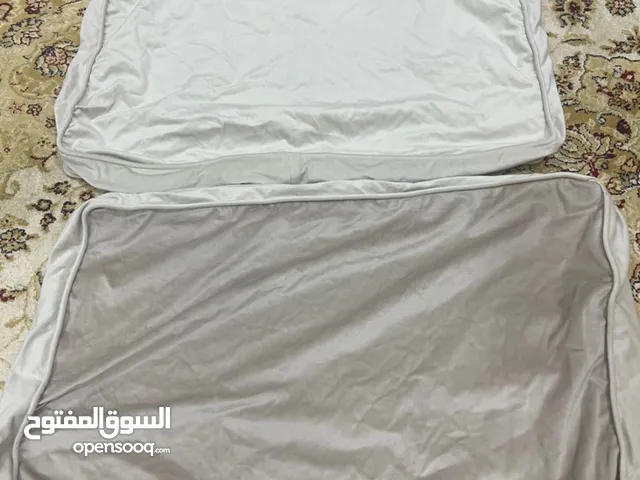 فرش الوساده جديد غير مستعمل بسعر رخيص