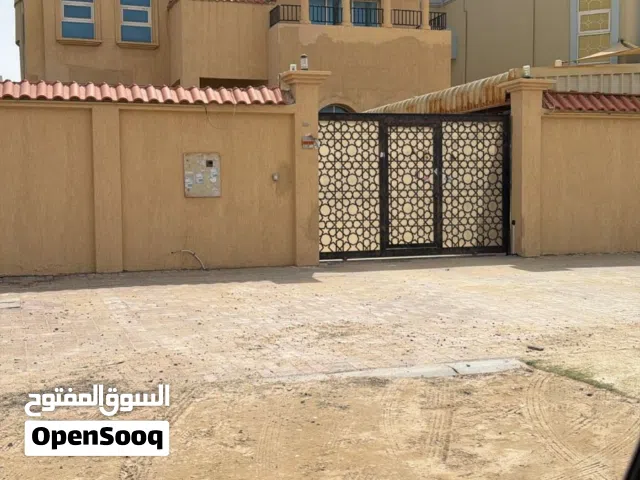 فيلا للبيع في عجمان  مساحة كبيرة