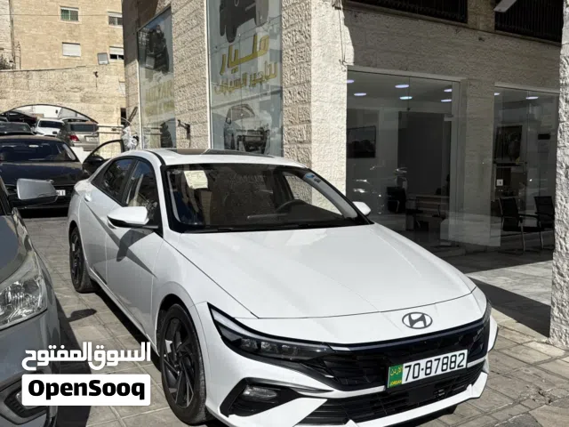 2025 هيونداي النترا Limited