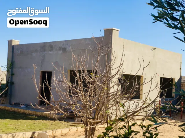 مزرعة بها استراحة واشجار مثمررة