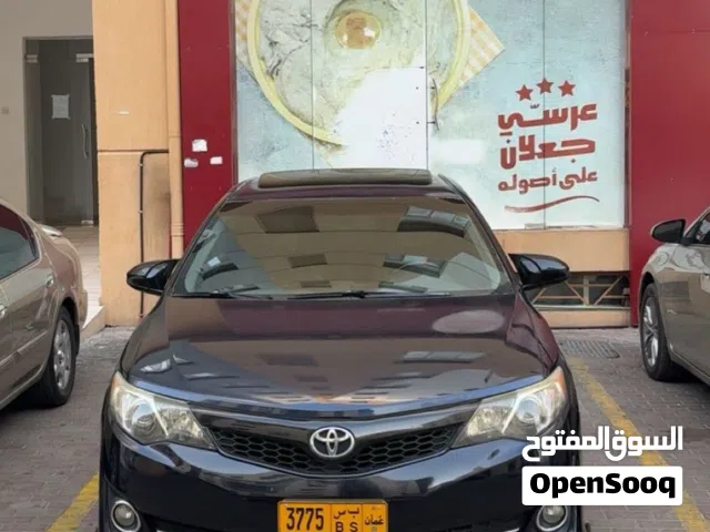 2012 تويوتا كامري SE
