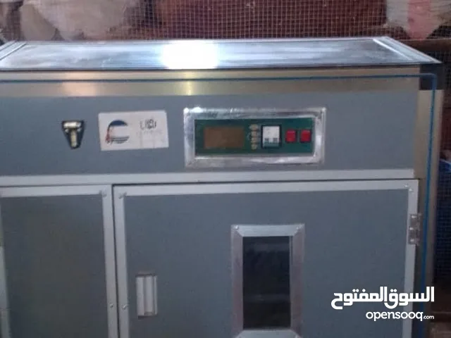 فقاسة بيض عدد 2 للبيع