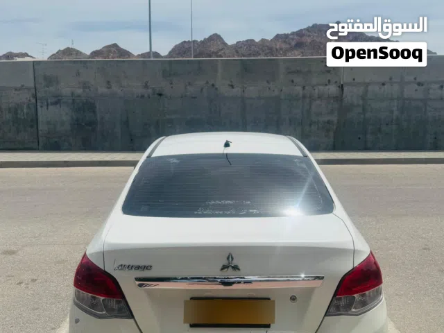 2016 ميتسوبيشي اتراج Standard