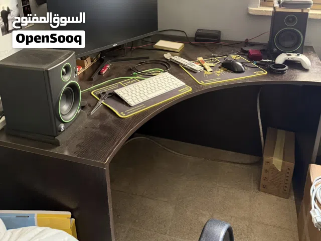 مكاتب للبيع