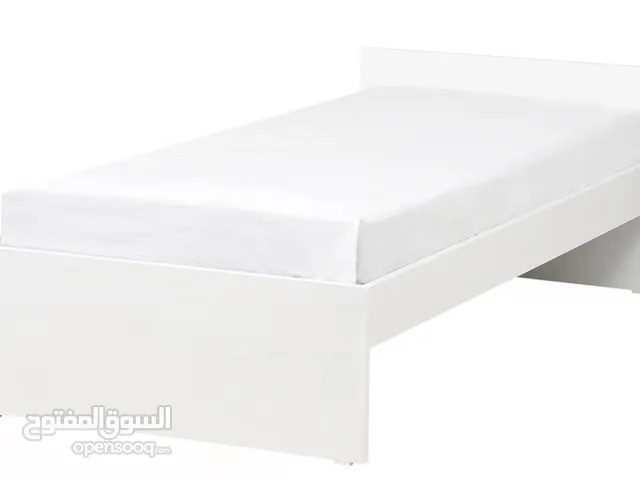 سرير عدد 2 للبيع استعمال سنة فقط ، ikea