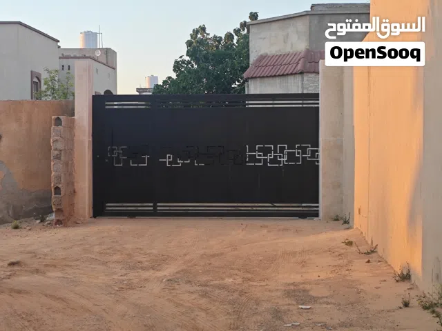بيع منزل مساحة الأرض 400 ومسقوف 160  عين زارة