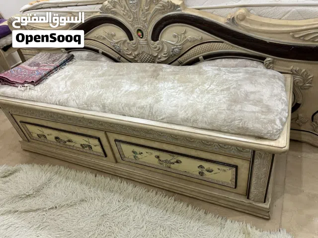 غرفة نوم كامله مع المرتبه